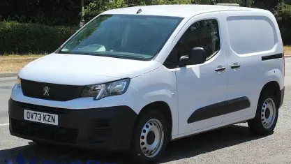 Used Peugeot Partner Premium 131 HP (96 kW) 2023 White MPV