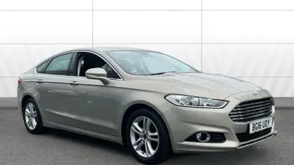 Begagnad Ford Mondeo Titanium 180 HK (132 kW) 2016 Halvkombi