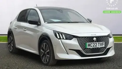 Used Peugeot e-208 Premium 100 kW (136 HP) 2022 White Hatchback