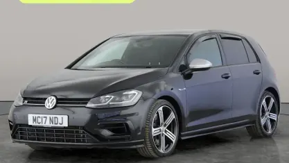 Begagnad VW Golf VII R 310 HK (228 kW) 2017 Svart Halvkombi