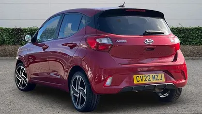 Used Hyundai i10 Premium 84 HP (61 kW) 2022 Red Hatchback