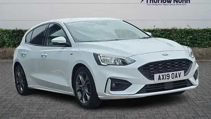 Used Ford Focus ST-Line 125 HP (91 kW) 2019 White Hatchback
