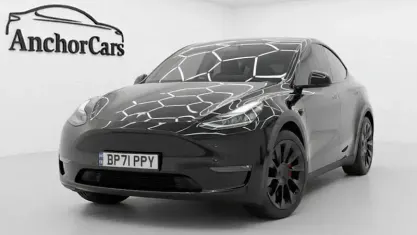 Begagnad Tesla Model Y Long Range AWD 286 kW (389 HK) 2025 SUV