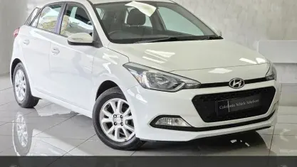 Used Hyundai i20 SE 84 HP (61 kW) 2017 White Hatchback