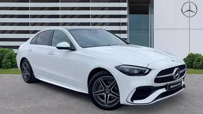 Begagnad Mercedes C300e AMG Line Premium Plus 313 HK (230 kW) 2024 Vit Sedan