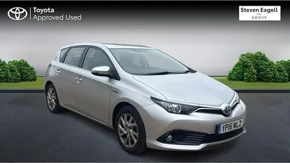 Used Toyota Auris Hybrid Business Edition 136 HP (100 kW) 2016 Hatchback
