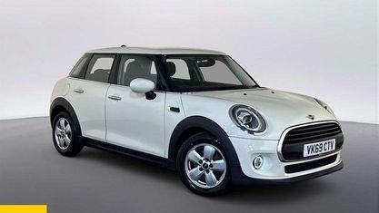 Usado Mini Cooper Classic 136 HP (100 kW) 2019 Branco Citadino