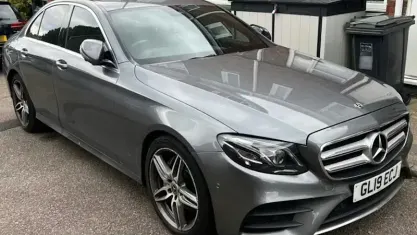 Begagnad Mercedes E220 AMG line 194 HK (142 kW) 2019 Grå Sedan