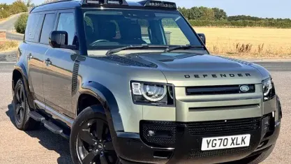 Used Land Rover Defender SE 241 HP (177 kW) 2020 Green SUV
