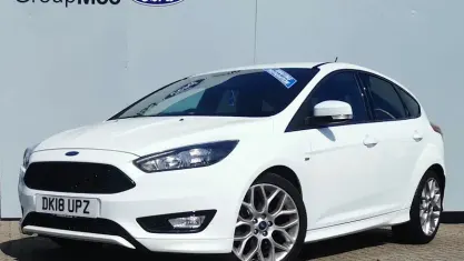 Used Ford Focus ST-Line 120 HP (88 kW) 2017 White Hatchback