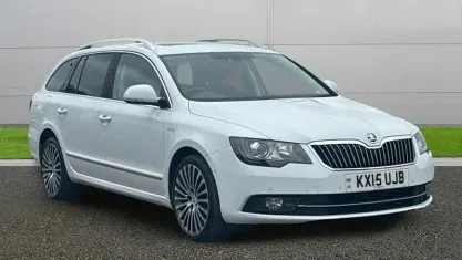 Used Skoda Superb 170 HP (125 kW) 2015 White Estate