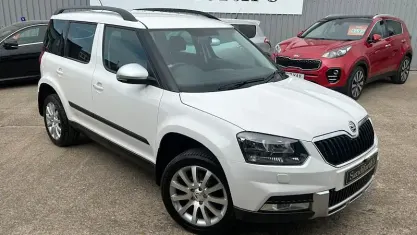 Used Skoda Yeti Outdoor SE 110 HP (80 kW) 2016 White SUV
