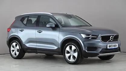 Used Volvo XC40 Momentum 156 HP (114 kW) 2019 SUV