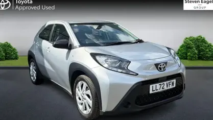 Used Toyota Aygo X PURE 72 HP (52 kW) 2022 Silver SUV