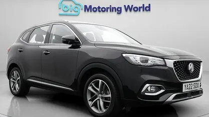 Black Used 2022 MG HS Excite SUV | £13,600 (Fair price)