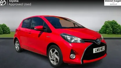 Used Toyota Yaris 101 HP (74 kW) 2016 Red Hatchback