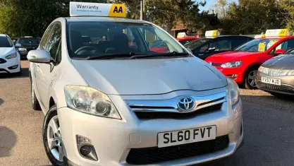 Used Toyota Auris Hybrid T4 136 HP (100 kW) 2012 Hatchback