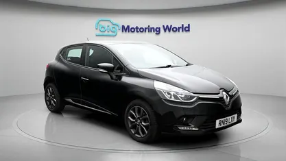 Used Renault Clio IV Play 76 HP (55 kW) 2019 Black Hatchback