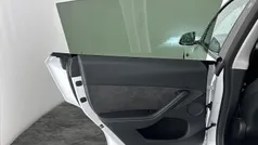 White Used 2022 Tesla Model Y Long Range SUV | £25,972 (Fair price)