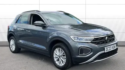 Begagnad VW T-Roc Life 150 HK (110 kW) 2023 Grå SUV
