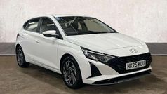 White Used 2025 Hyundai i20 Advanced Hatchback | £17,999 (Fair price)