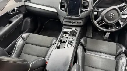Used Volvo XC90 R-Design 235 HP (172 kW) 2020 Black SUV