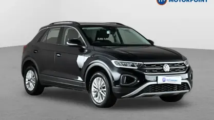 Used VW T-Roc Life 150 HP (110 kW) 2024 Black SUV