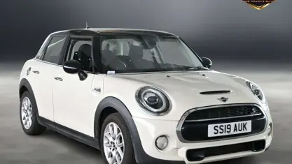 Used Mini Cooper S Classic 192 HP (141 kW) 2019 White Hatchback