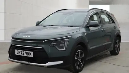 Usado Kia Niro 141 HP (103 kW) 2023 Verde SUV