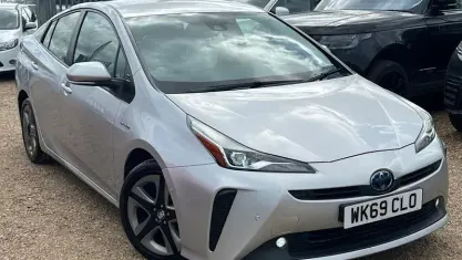 Used Toyota Prius 122 HP (89 kW) 2021 Silver Hatchback