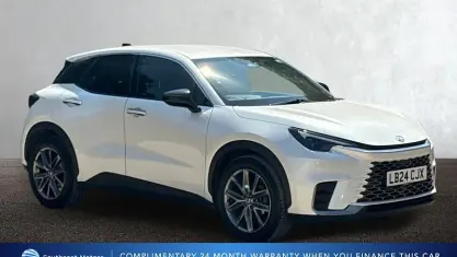 Used Lexus LBX 136 HP (100 kW) 2024 White SUV