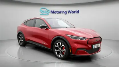Używany Ford Mustang Extended Range 351 KM (258 kW) 2021 Czerwony Hatchback