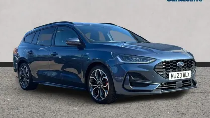 Used Ford Focus ST-Line 155 HP (114 kW) 2023 Chrome blue (premium colour) Estate