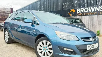 Used Vauxhall Astra 165 HP (121 kW) 2015 Blue Estate