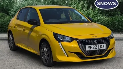 Used Peugeot 208 Active+ 102 HP (75 kW) 2022 Yellow Hatchback