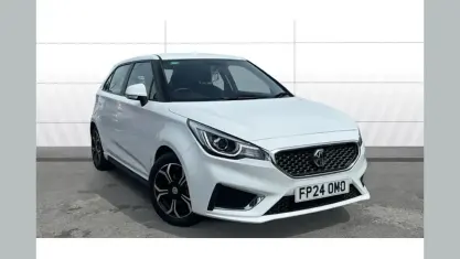 Used MG MG3 Exclusive 106 HP (77 kW) 2024 White Hatchback