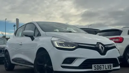 Used Renault Clio Dynamique 90 HP (66 kW) 2017 White Hatchback
