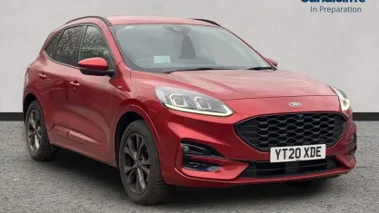 Begagnad Ford Kuga ST-Line 190 HK (139 kW) 2020 Röd SUV
