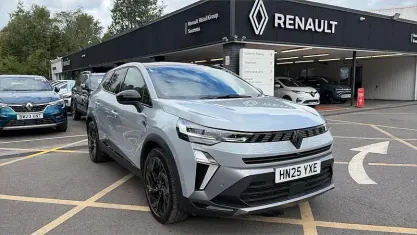 Used Renault Symbioz Iconic Esprit Alpine 143 HP (105 kW) 2025 Grey  SUV