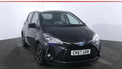 Used Toyota Yaris Design 101 HP (74 kW) 2017 Black Hatchback