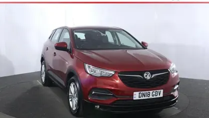 Gebraucht Vauxhall Grandland X S 131 PS (96 kW) 2018 Rot SUV