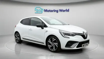 Begagnad Renault Clio V RS Line 90 HK (66 kW) 2023 Vit Halvkombi