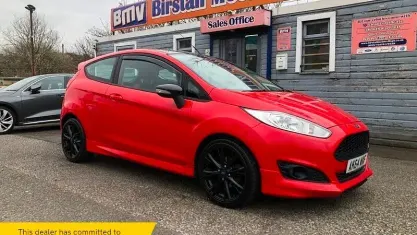 Used Ford Fiesta Zetec 140 HP (102 kW) 2014 Red Hatchback