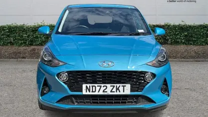 Used Hyundai i10 Premium 84 HP (61 kW) 2023 Blue Hatchback