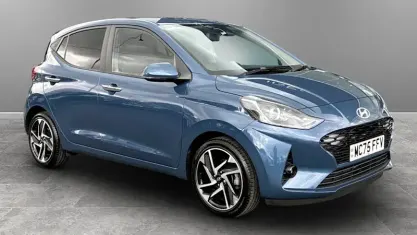 Used Hyundai i10 Premium 79 HP (58 kW) 2025 Blue Hatchback
