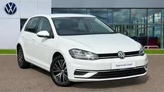 Pure white Used 2017 VW Golf VII SE Hatchback | £12,357 (Fair price)