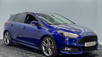 Used Ford Focus ST 250 HP (183 kW) 2016 Blue Hatchback