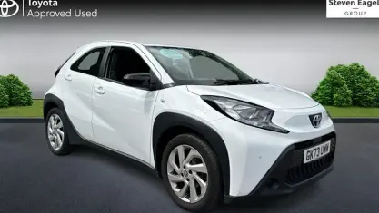 Used Toyota Aygo X PURE 72 HP (52 kW) 2023 White SUV