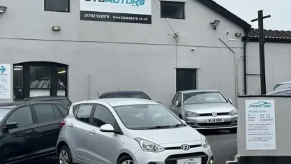 Used Hyundai i10 SE 87 HP (63 kW) 2015 Silver Hatchback