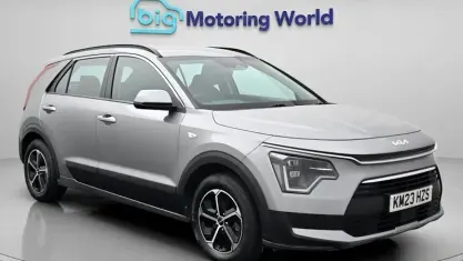 Używany Kia Niro 141 KM (103 kW) 2023 Szary SUV